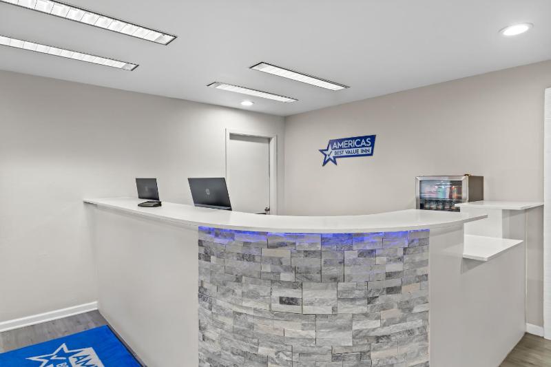 Americas Best Value Inn Austin- University - image 9
