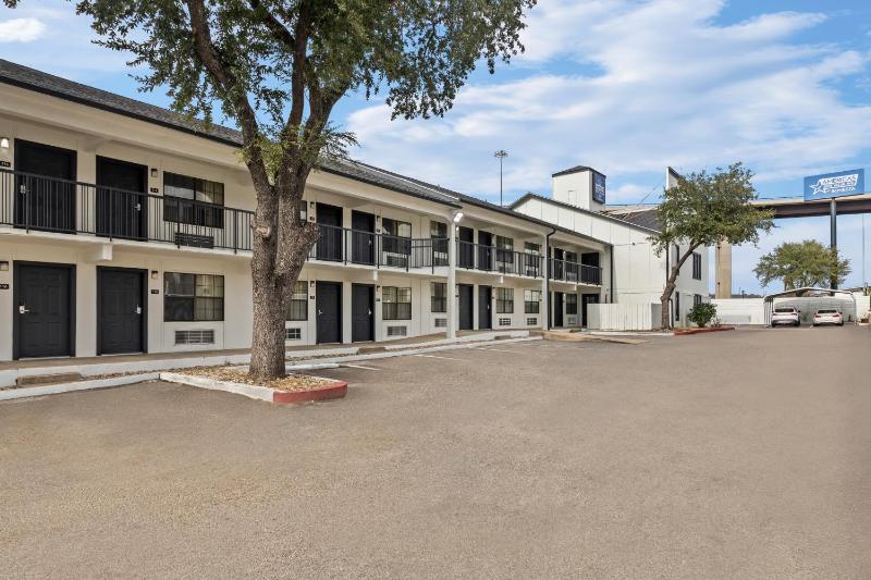 Americas Best Value Inn Austin- University - image 7