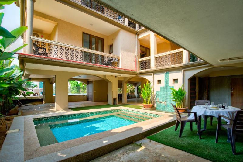 Aveeno Resort with Swimming Pool and Jacuzzi Near Calangute and Baga - image 13