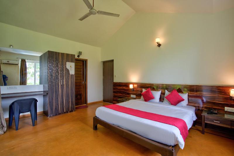 Aveeno Resort with Swimming Pool and Jacuzzi Near Calangute and Baga - image 7
