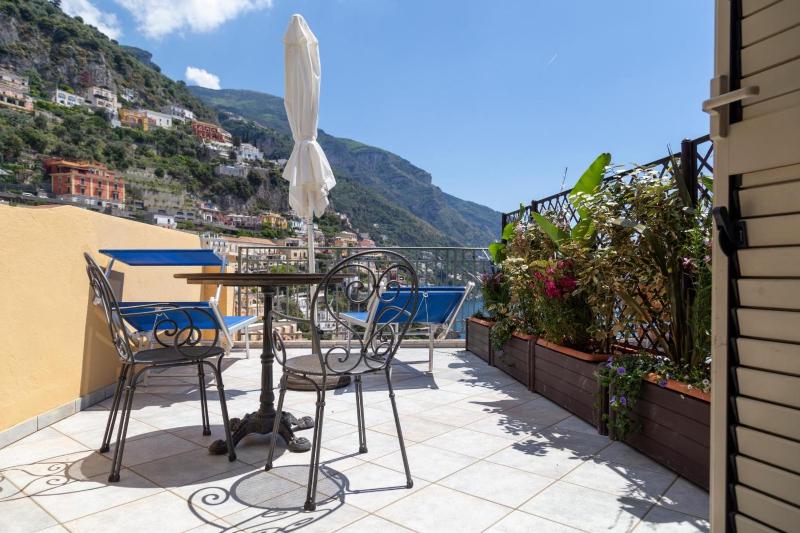 Hotiday Positano Sea View - image 12