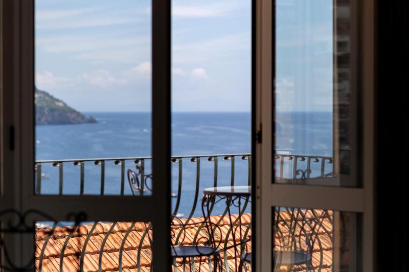 Hotiday Positano Sea View - image 39