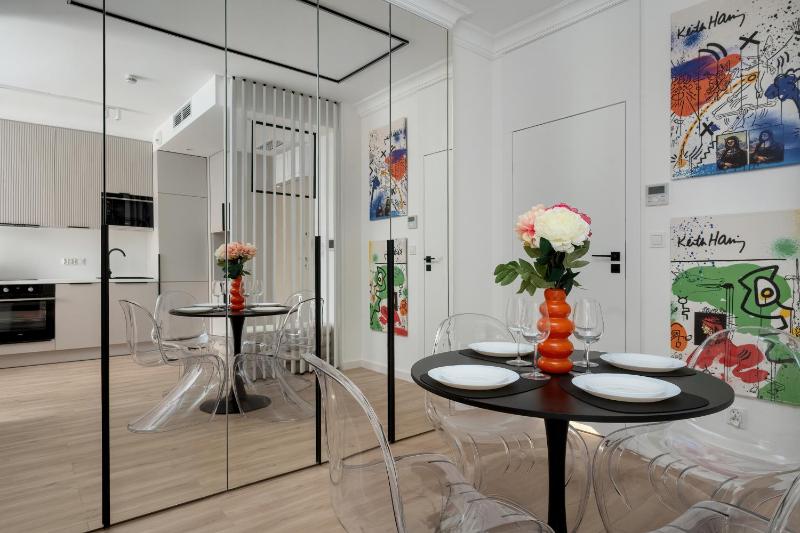 Air Conditioned Apartments in Wrocław Center by Renters Prestige - image 29