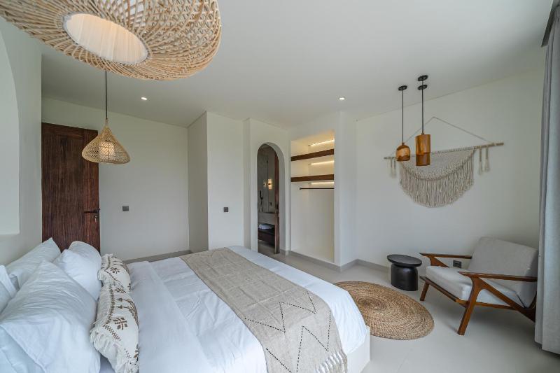 Nova Villa Resort Canggu - Stylish 1 & 2 Bedroom Pool Villas - image 9