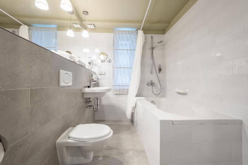 HOF Apartments - image 10