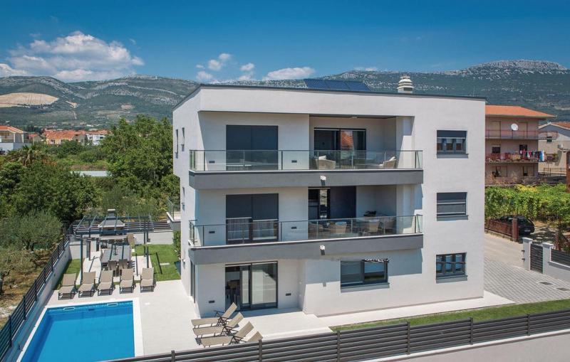 Luxury Dream House - image 39