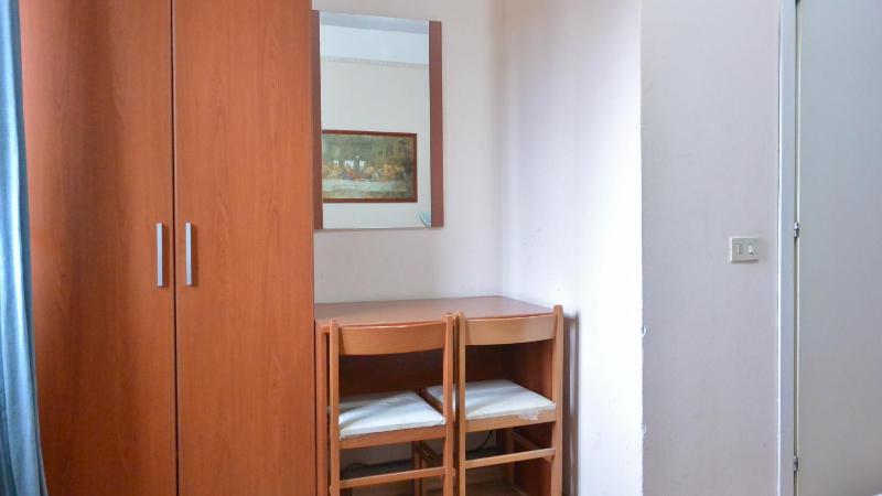 Triple Room with Shared Bathroom image 2