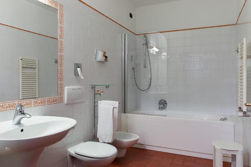 Triple Room image 2