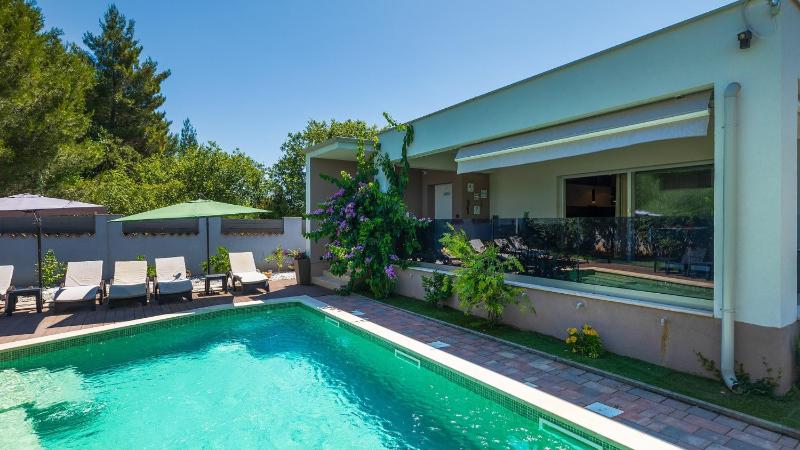 Villa Dila by Villas Guide - image 36