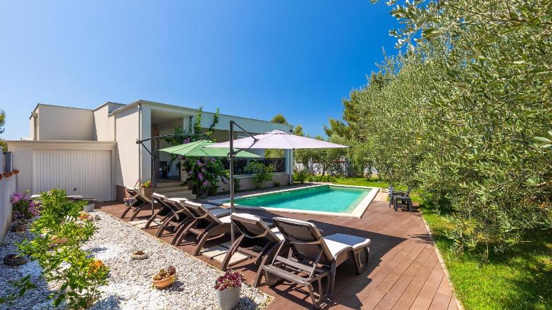 Villa Dila by Villas Guide - image 1