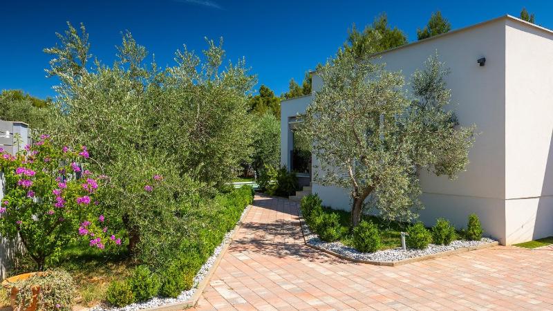 Villa Dila by Villas Guide - image 23