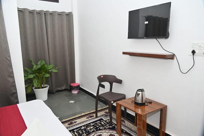 pitambara studio apartment with kitchen - image 8
