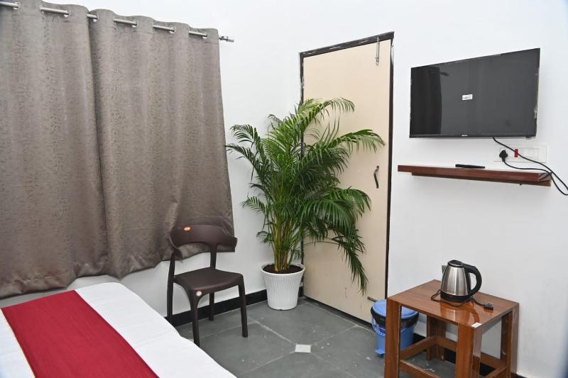 pitambara studio apartment with kitchen - image 9