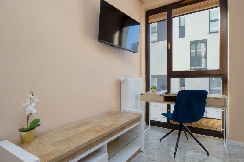 Bright Apartment Przyokopowa in the Centre of Warsaw with Parking by Noclegi Renters - image 5