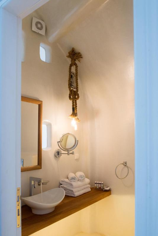 La Perla Suite with Outdoor Hot Tub and Caldera View image 2