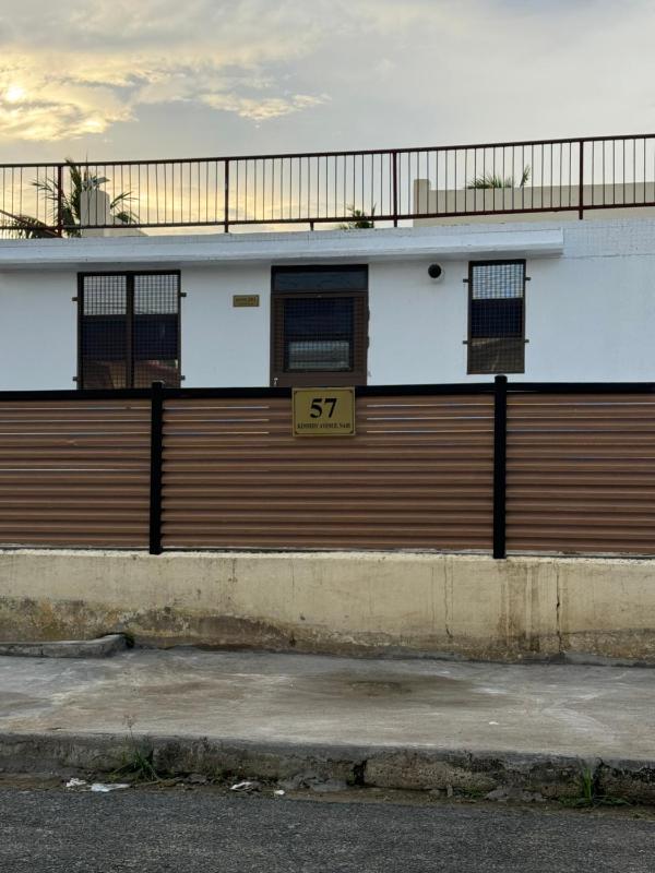 Priscilla Cozy Family 2Bedroom Apartment Walk to McDonald Free Parking - image 2