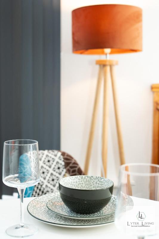 Top Hat - Bright 1-Bed Apartment by Uni of Leicester & DeMontfort Hall - Ideal for Work & Events - FREE off-site SECURE PARKING - image 14