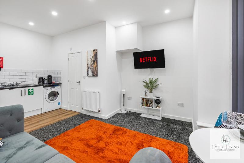 Top Hat - Bright 1-Bed Apartment by Uni of Leicester & DeMontfort Hall - Ideal for Work & Events - FREE off-site SECURE PARKING - image 4