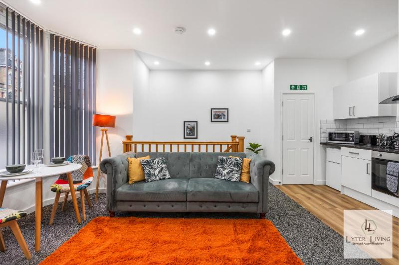 Top Hat - Bright 1-Bed Apartment by Uni of Leicester & DeMontfort Hall - Ideal for Work & Events - FREE off-site SECURE PARKING - image 21