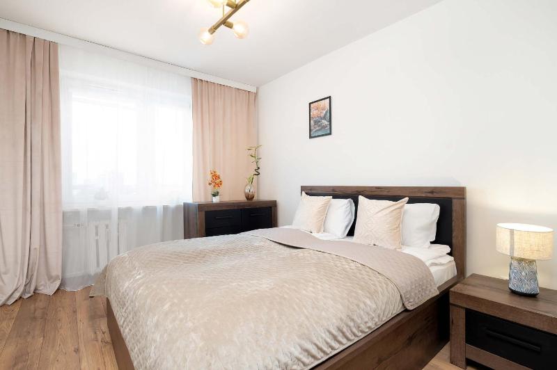 Family Apartment in Rzeszów Center with Air Conditioning and City View by Noclegi Renters - image 5