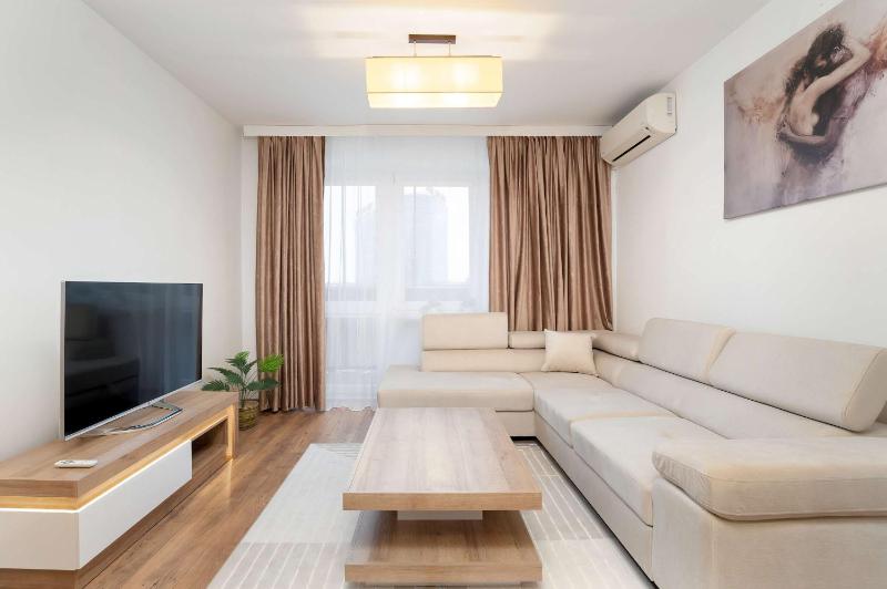 Family Apartment in Rzeszów Center with Air Conditioning and City View by Noclegi Renters - image 10