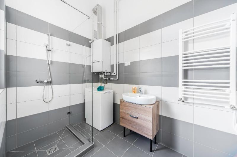 D53 Apartments - image 7
