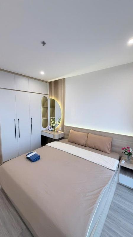 Luxury Two Bedroom Apartment - image 18