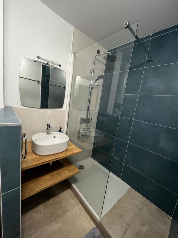 T2 Vue Mer balcon parking - image 17