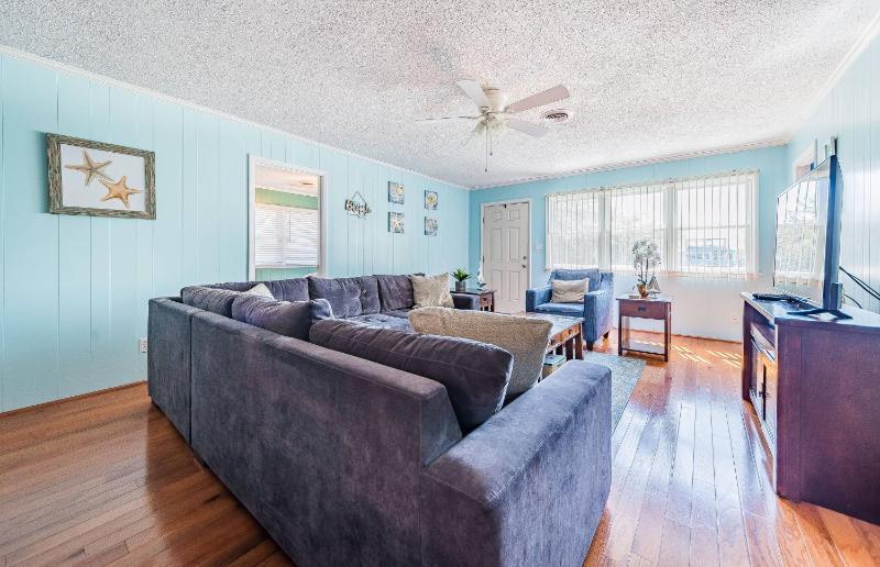 Landing Pad - Kill Devil Hills Oceanside 350 Yards to Beach Flex Stays 4 BR - image 34