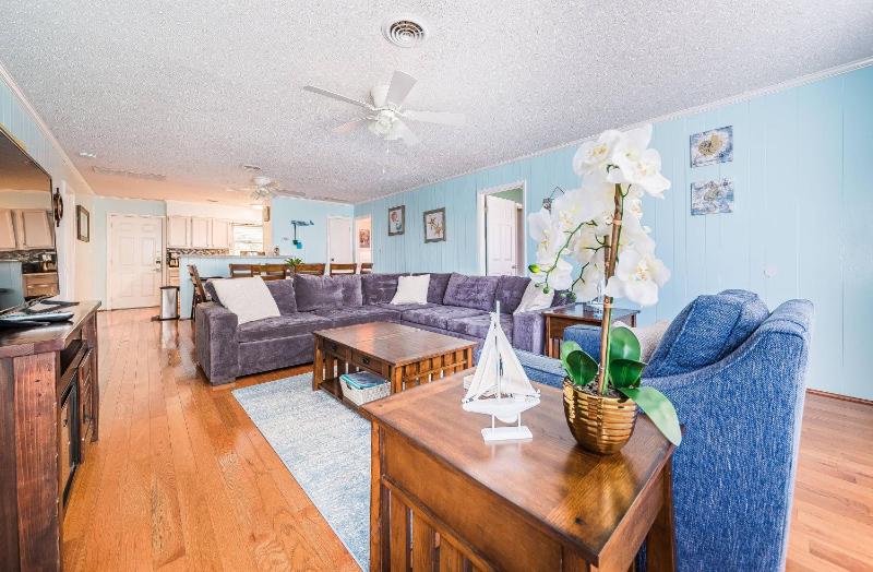 Landing Pad - Kill Devil Hills Oceanside 350 Yards to Beach Flex Stays 4 BR - image 17