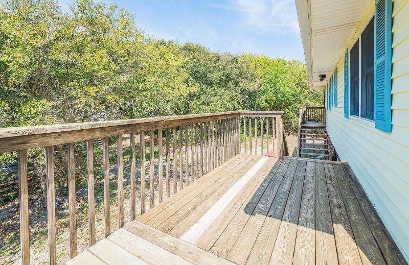 Landing Pad - Kill Devil Hills Oceanside 350 Yards to Beach Flex Stays 4 BR - image 4