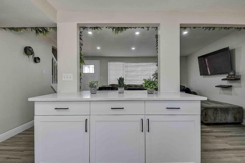 Family Friendly 5BR Tampa Home 10Min To Downtown - image 12