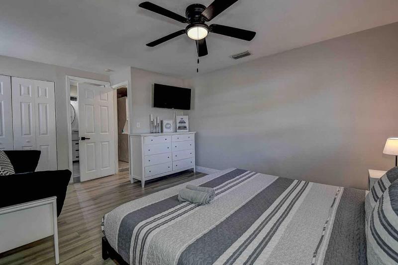 Family Friendly 5BR Tampa Home 10Min To Downtown - image 8