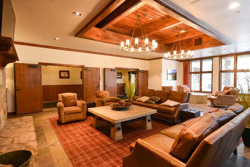 Riverbend Snowflake Lift Condo: Ski-In Ski-Out - image 28