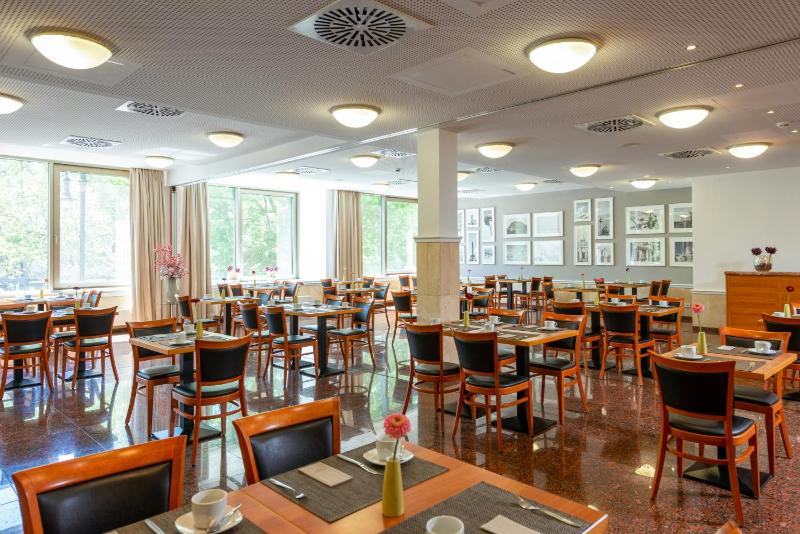 Leonardo Hotel Berlin KU'DAMM - image 10