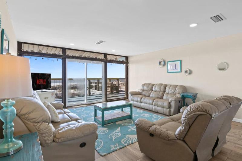Family Gulf front 4-Bedroom Home On Dauphin Island For 13 - image 9