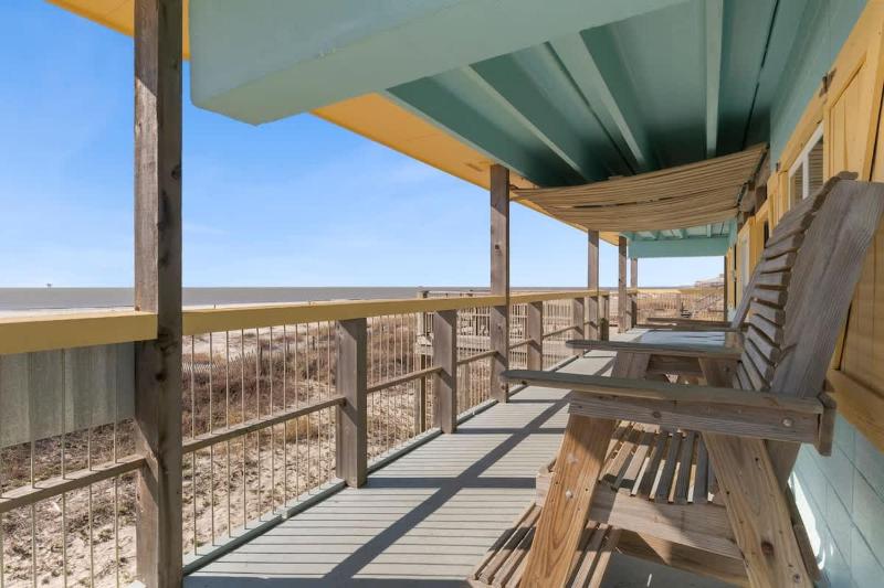 Family Gulf front 4-Bedroom Home On Dauphin Island For 13 - image 7