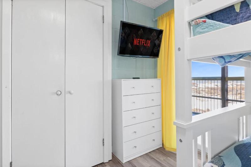Family Gulf front 4-Bedroom Home On Dauphin Island For 13 - image 13