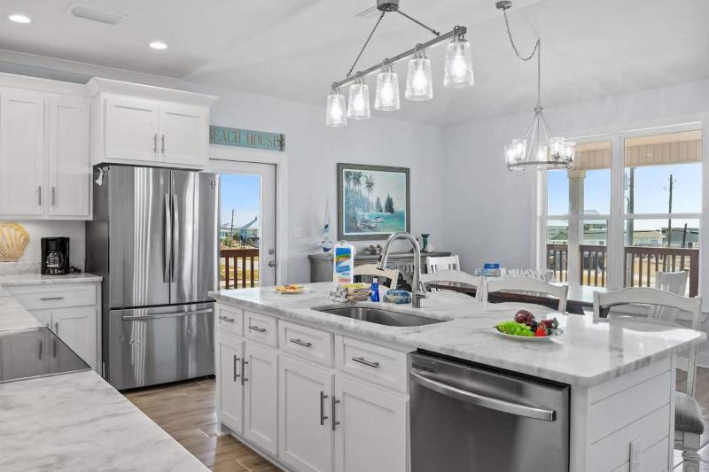 Family Coastal 4BR Home HotTub Deck 2Min Walk To Beach - image 11