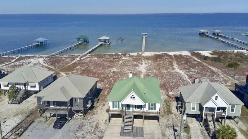 Family Waterfront Island Home Dock Hot Tub - image 1