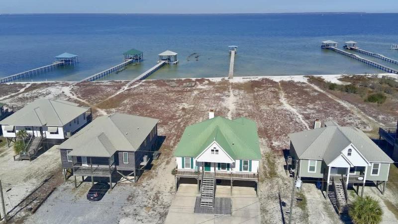Family Waterfront Island Home Dock Hot Tub - image 20