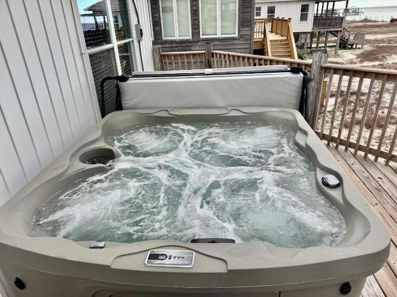 Family Waterfront Island Home Dock Hot Tub - image 47