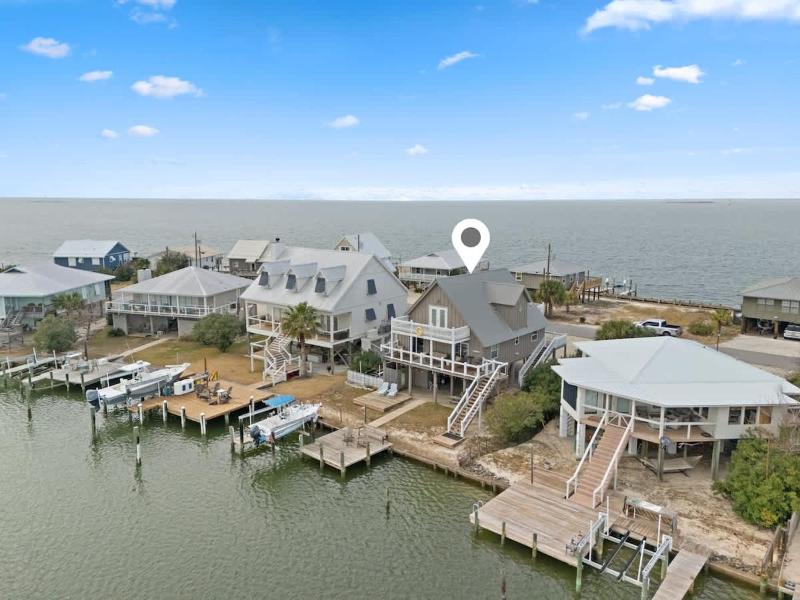Family Bayfront Paradise &Fishing Dock on Dauphin Island - image 1