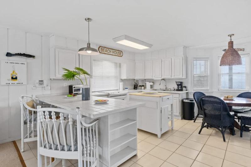 Family Bayfront Paradise &Fishing Dock on Dauphin Island - image 20