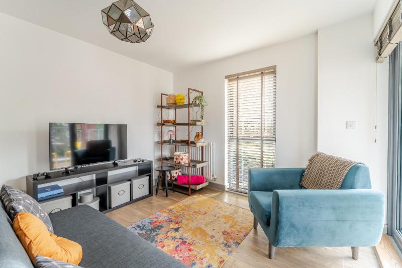 Gorgeous 2 Bed Apartment in Arnos Vale Bristol - image 15