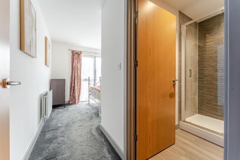 Gorgeous 2 Bed Apartment in Arnos Vale Bristol - image 11