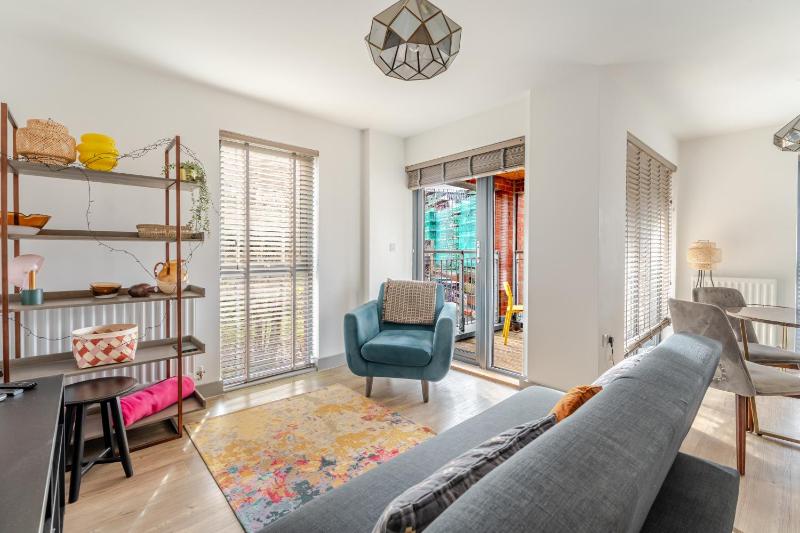 Gorgeous 2 Bed Apartment in Arnos Vale Bristol - image 16