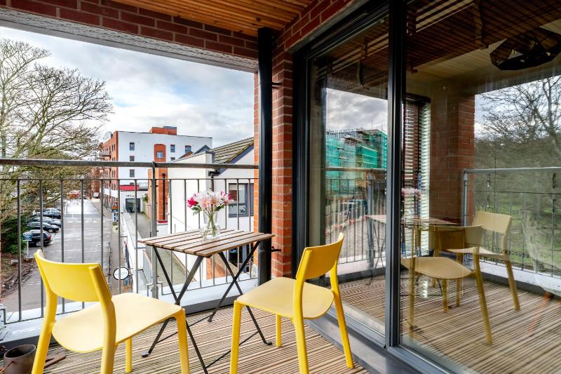 Gorgeous 2 Bed Apartment in Arnos Vale Bristol - image 13