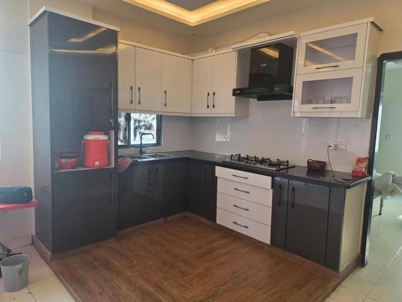 Single Room Star Residence - image 4