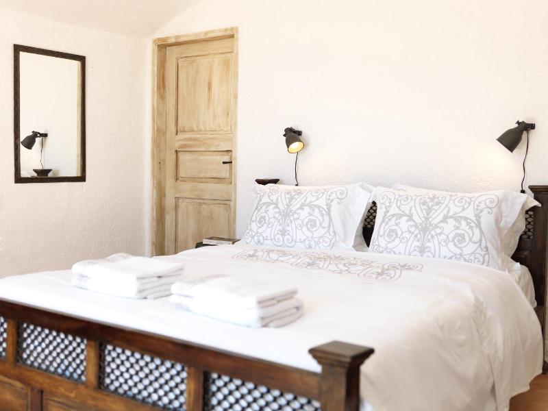 Double Room with Private Balcony and Sea View image 4